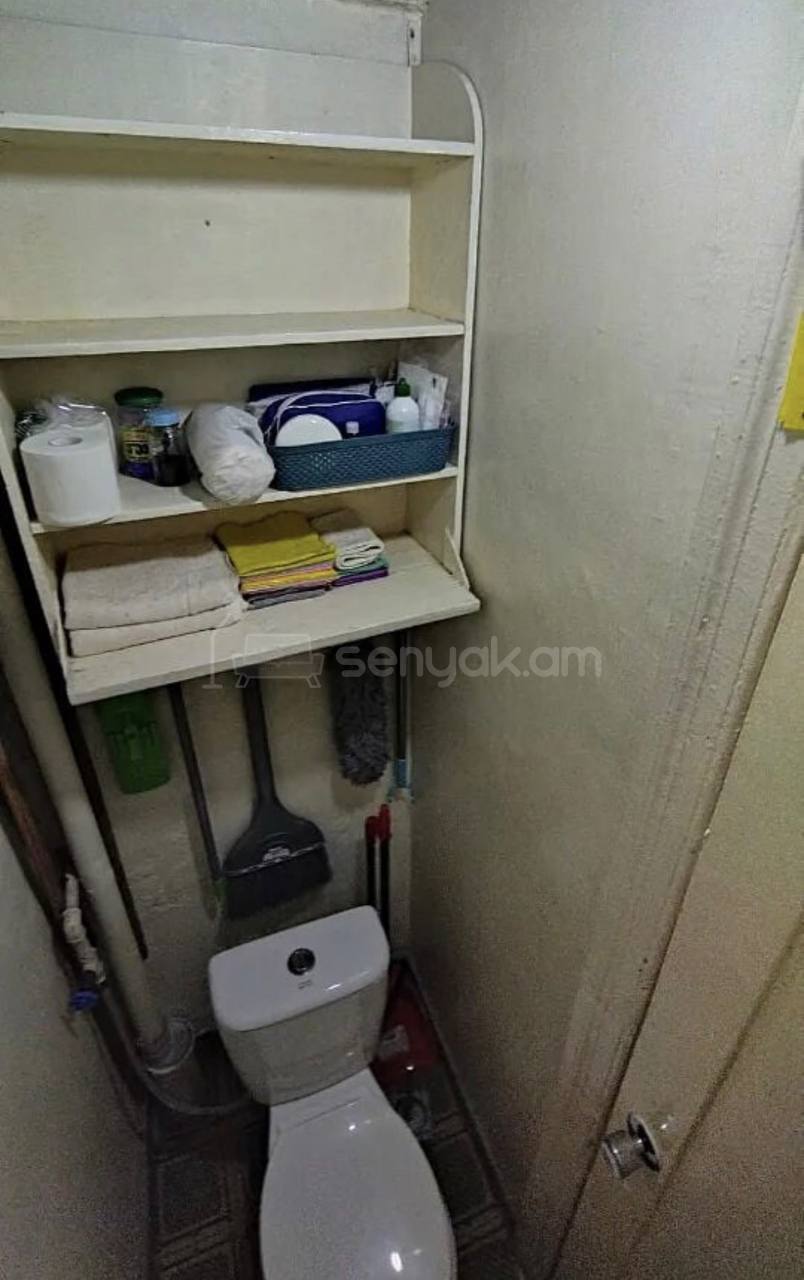 2 Սենյականոց Բնակարան Քարե Շենքում, 49քմ, 5/5 հարկ, Պետական Վիճակում