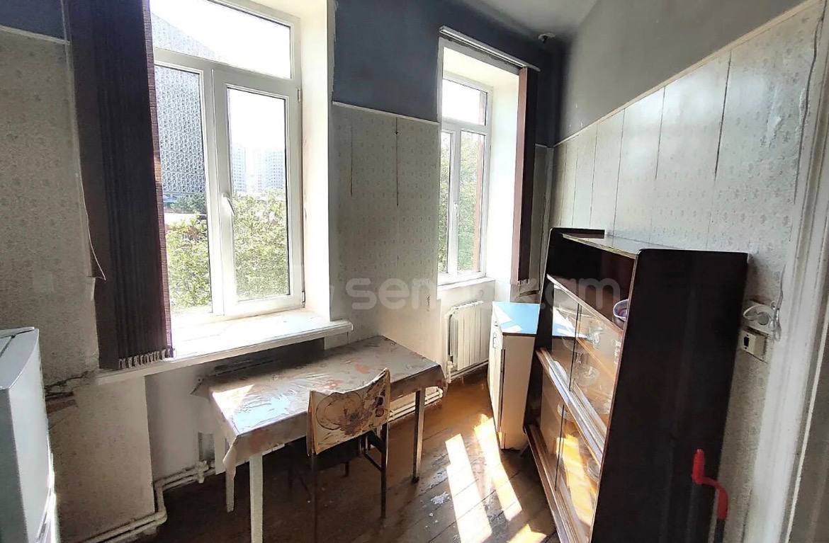 2 Սենյականոց Բնակարան Քարե Շենքում, 49քմ, 5/5 հարկ, Պետական Վիճակում