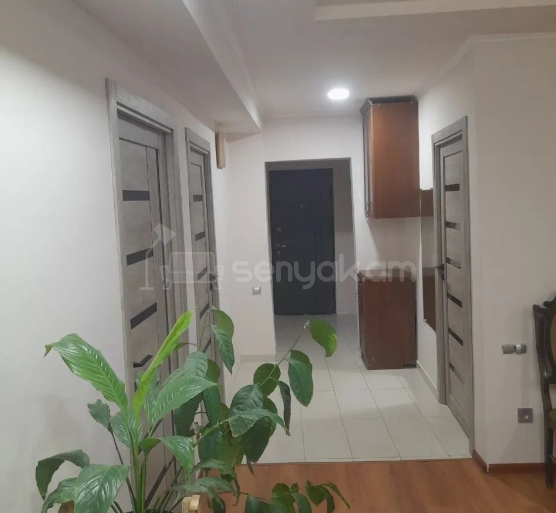 4 Սենյականոց Բնակարան, 71քմ, 1/9 հարկ, Կապիտալ Վերանորոգված