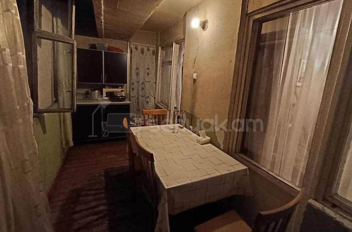 3 Սենյականոց Բնակարան, 80քմ, 8/9 հարկ, Պետական Վիճակում