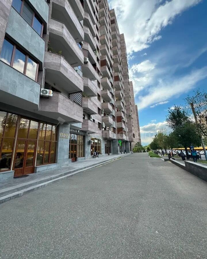 3 Սենյականոց Բնակարան Նորակառույցում, 106քմ, 7/15 հարկ, Կապիտալ Վերանորոգված