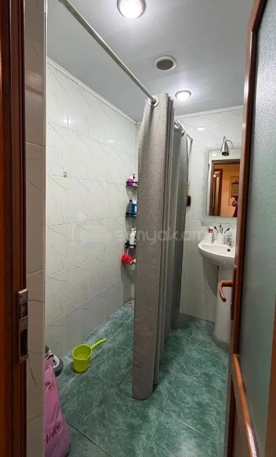 3 Սենյականոց Բնակարան, 73քմ, 2/4 հարկ, Կապիտալ Վերանորոգված
