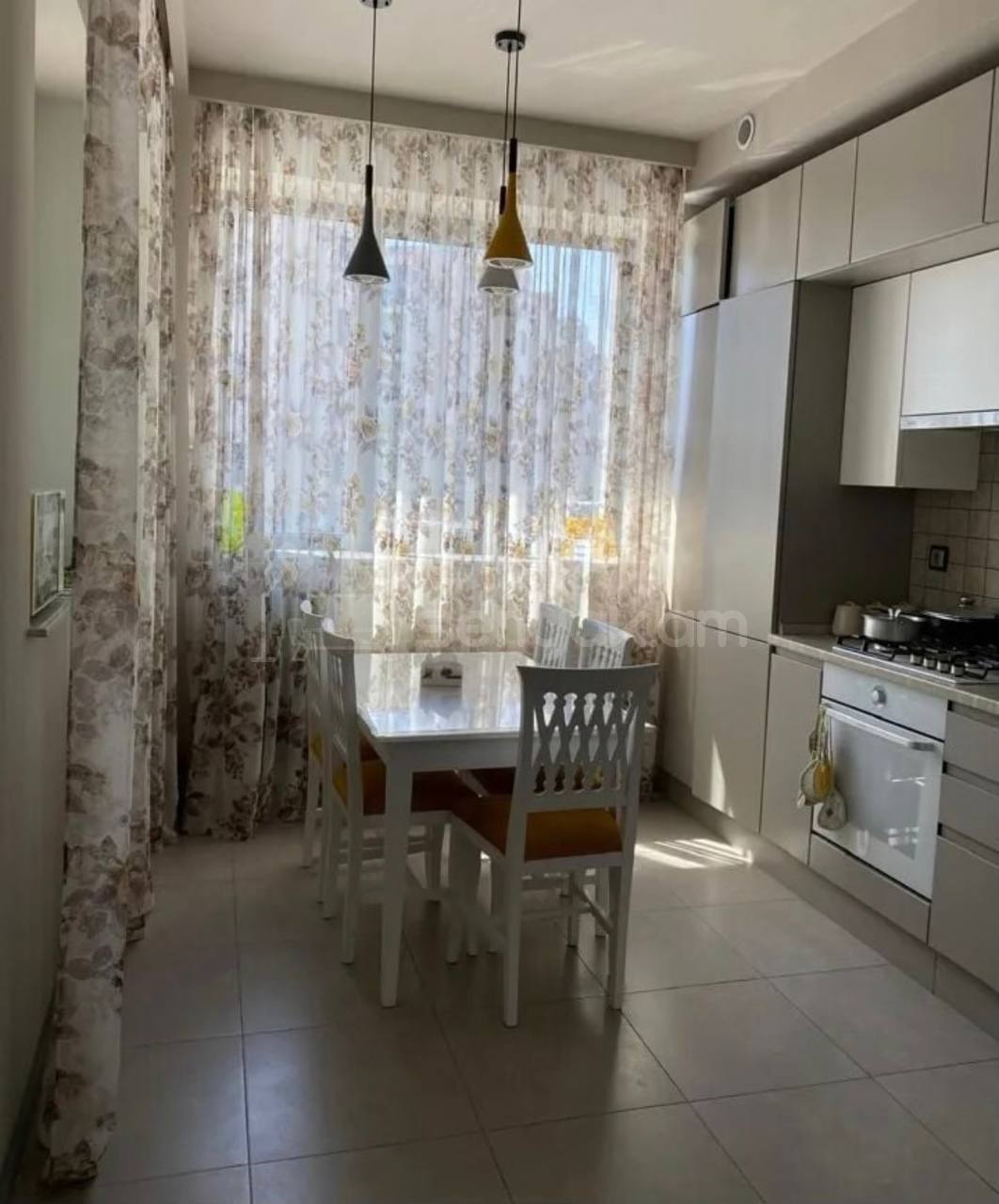 5 Սենյականոց Բնակարան, 130քմ, 1/5 հարկ, Կապիտալ Վերանորոգված