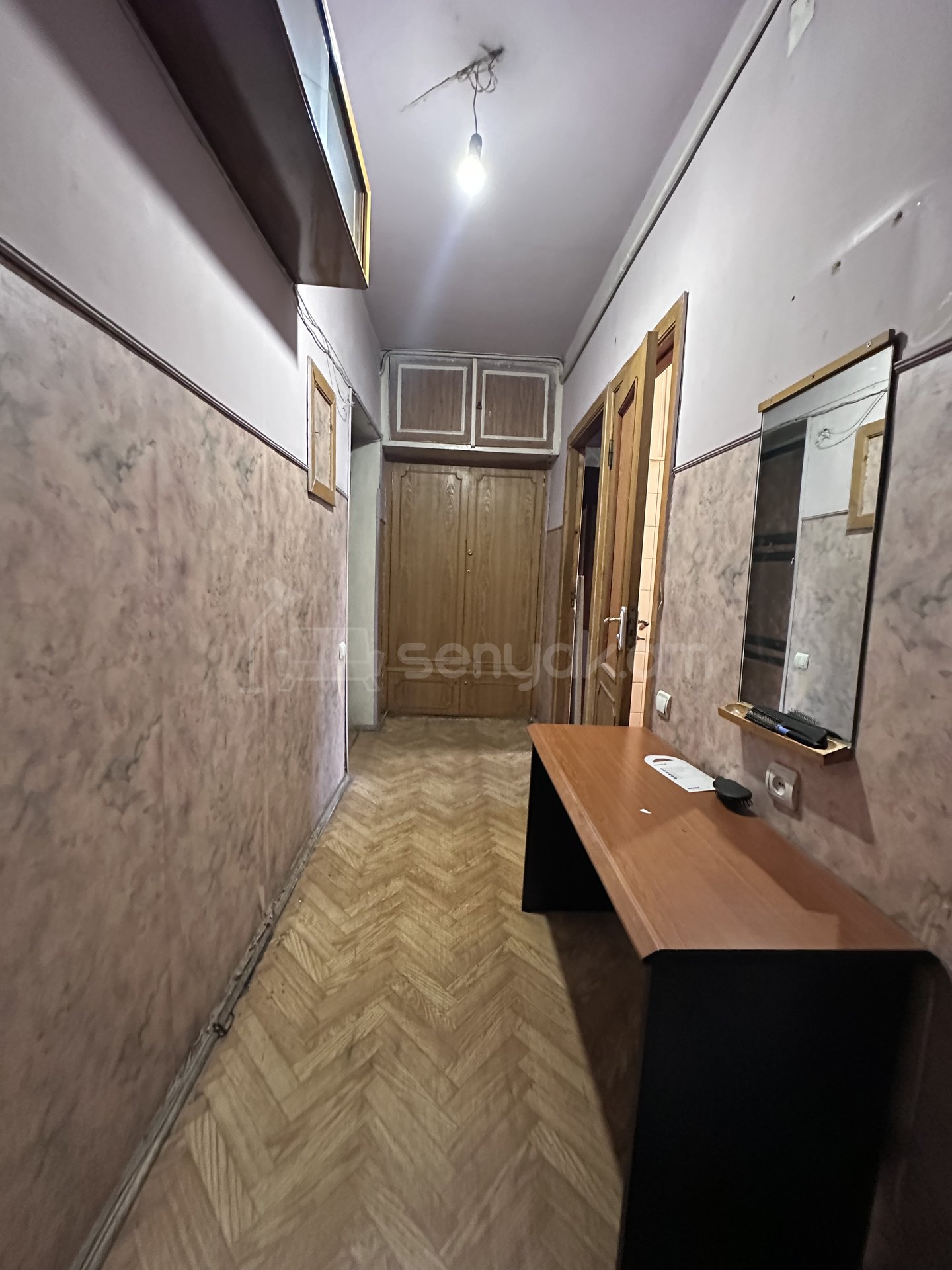 3 Սենյականոց Բնակարան Քարե Շենքում, 68քմ, 4/5 հարկ, Նորմալ Վիճակում