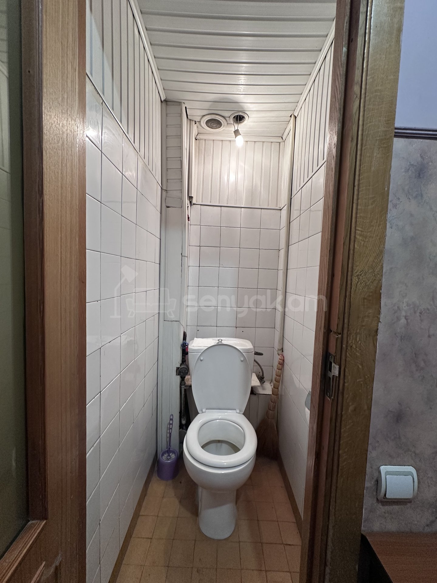 3 Սենյականոց Բնակարան Քարե Շենքում, 68քմ, 4/5 հարկ, Նորմալ Վիճակում