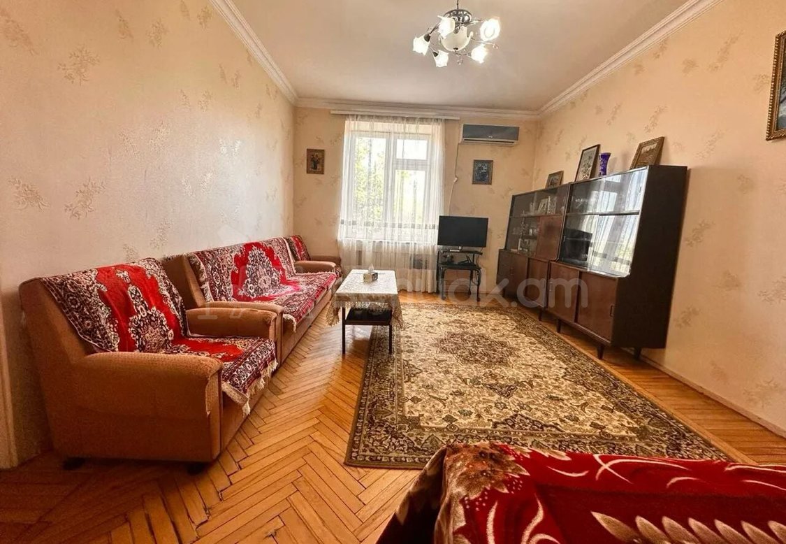 1 Սենյականոց Բնակարան Քարե Շենքում, 48քմ, 4/5 հարկ, Նորմալ Վիճակում, Կահավորված, Արևկող