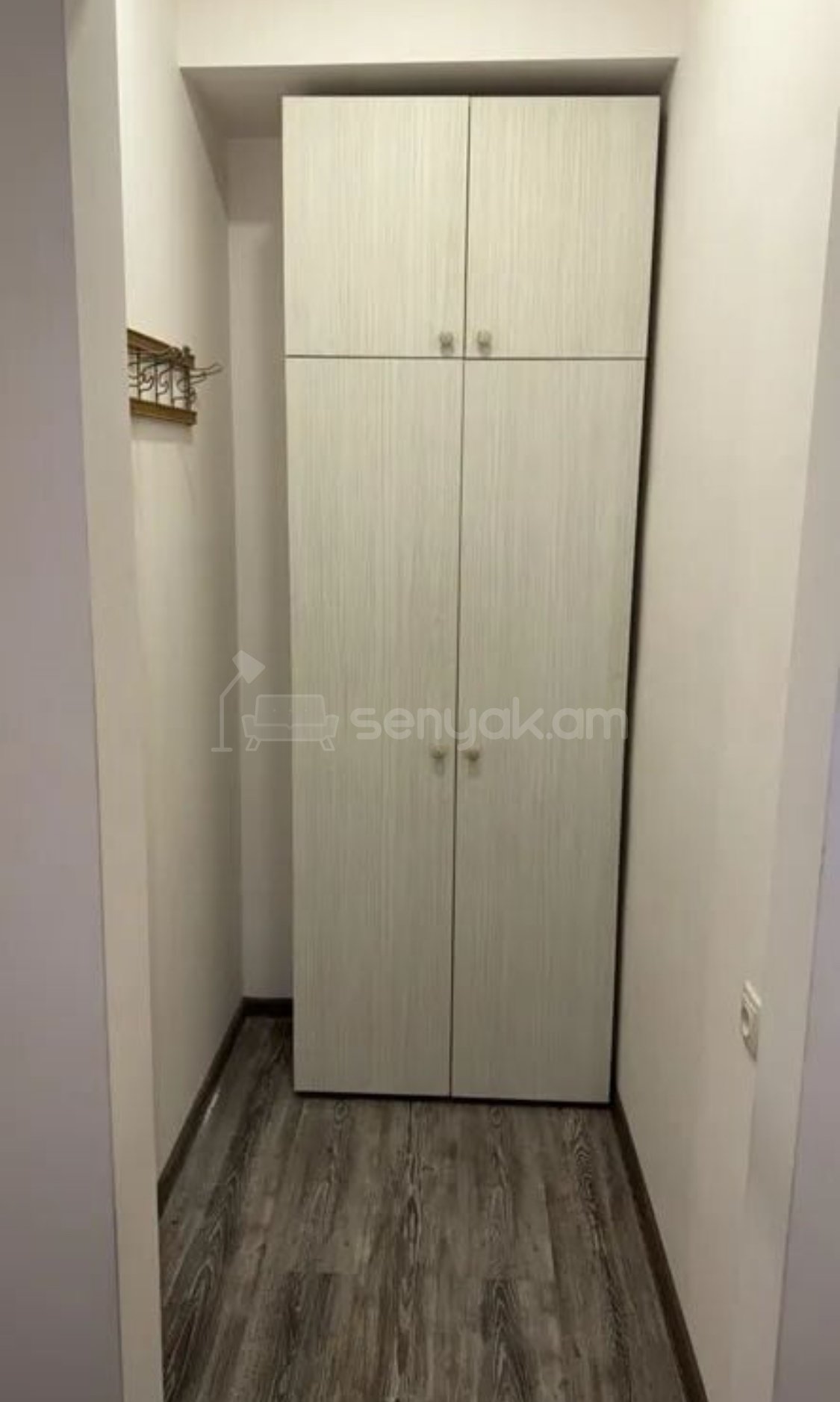 3 Սենյականոց Բնակարան Քարե Շենքում, 100քմ, 4/5 հարկ, Կապիտալ Վերանորոգված, Կահավորված