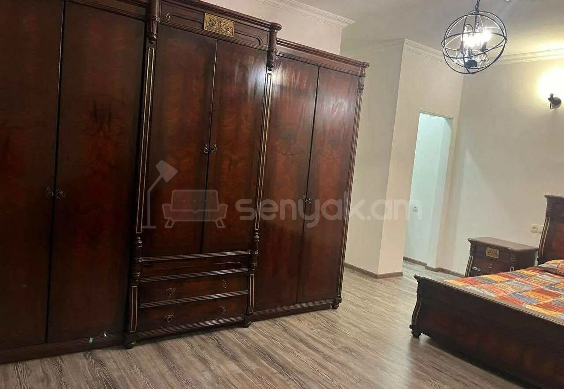 3 Սենյականոց Բնակարան Քարե Շենքում, 100քմ, 4/5 հարկ, Կապիտալ Վերանորոգված, Կահավորված