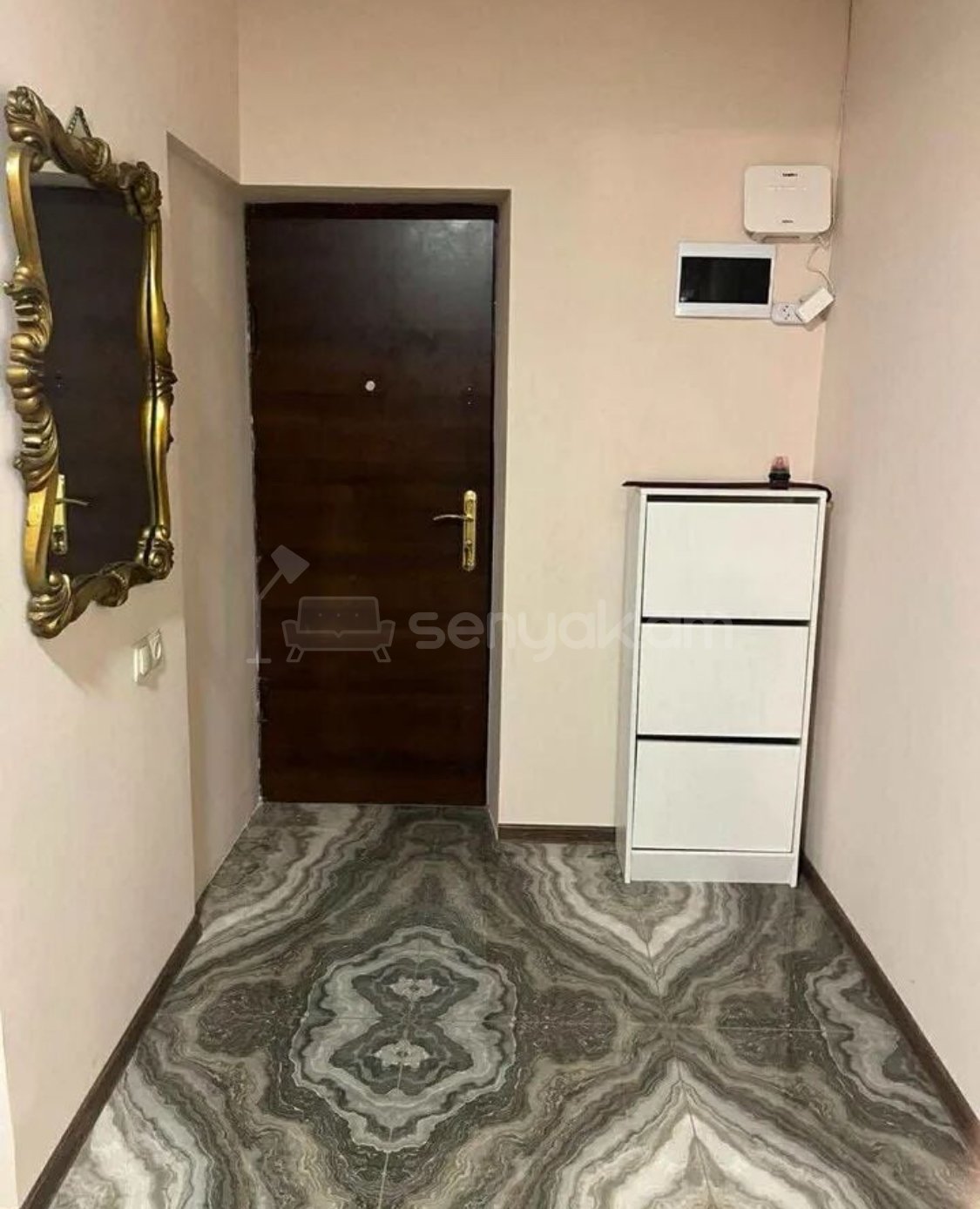 3 Սենյականոց Բնակարան Քարե Շենքում, 100քմ, 4/5 հարկ, Կապիտալ Վերանորոգված, Կահավորված
