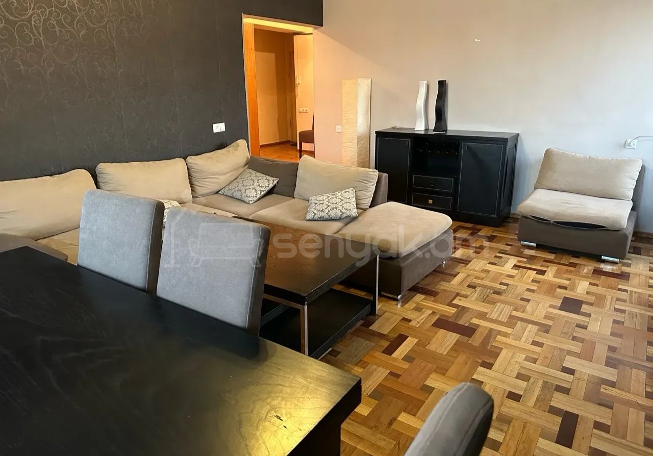 3 Սենյականոց Բնակարան, 80քմ, 13/14 հարկ, Նորմալ Վիճակում, Կահավորված