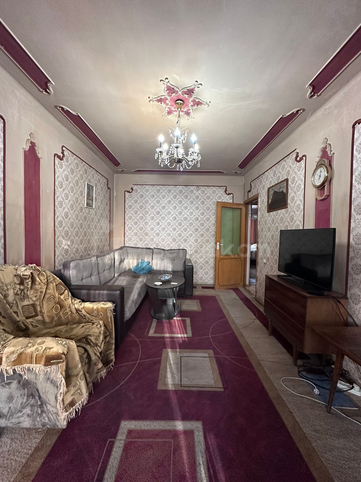 3 Սենյականոց Բնակարան Քարե Շենքում, 70քմ, 4/5 հարկ, Պետական Վիճակում