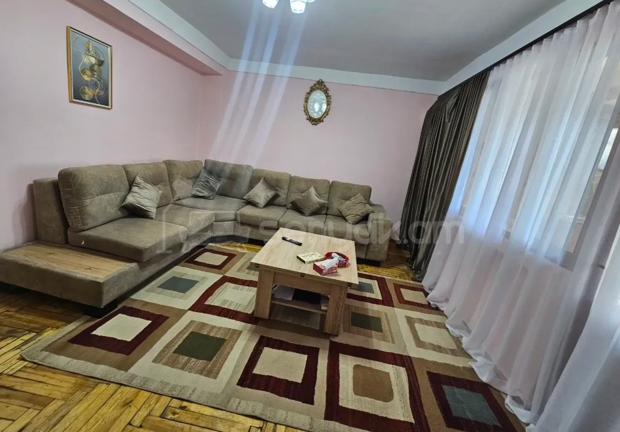 3 Սենյականոց Բնակարան, 70քմ, 6/9 հարկ, Նորմալ Վիճակում, Կահավորված