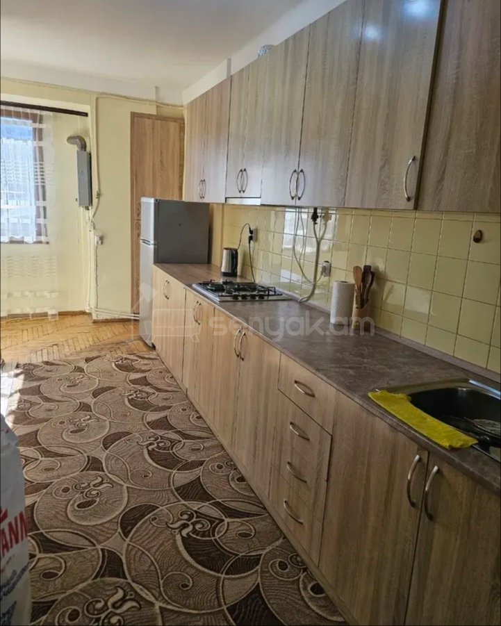 3 Սենյականոց Բնակարան, 70քմ, 6/9 հարկ, Նորմալ Վիճակում, Կահավորված