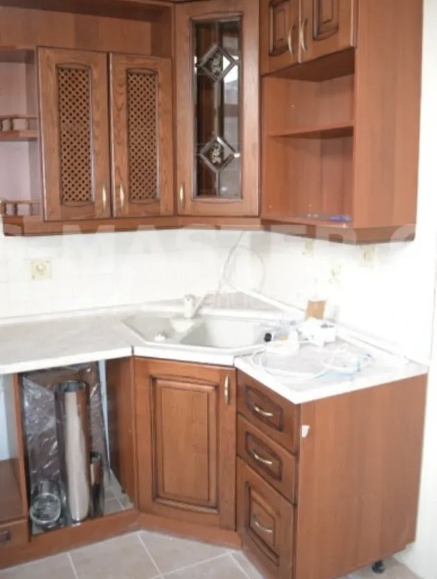 1 Սենյականոց Բնակարան Քարե Շենքում, 40քմ, 2/5 հարկ, Նորմալ Վիճակում, Կահավորված