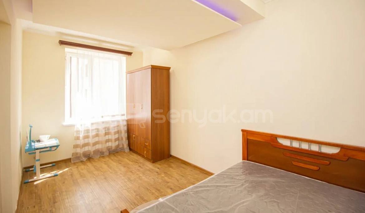 4 Սենյականոց Բնակարան, 75քմ, 3/12 հարկ, Կապիտալ Վերանորոգված, Կահավորված