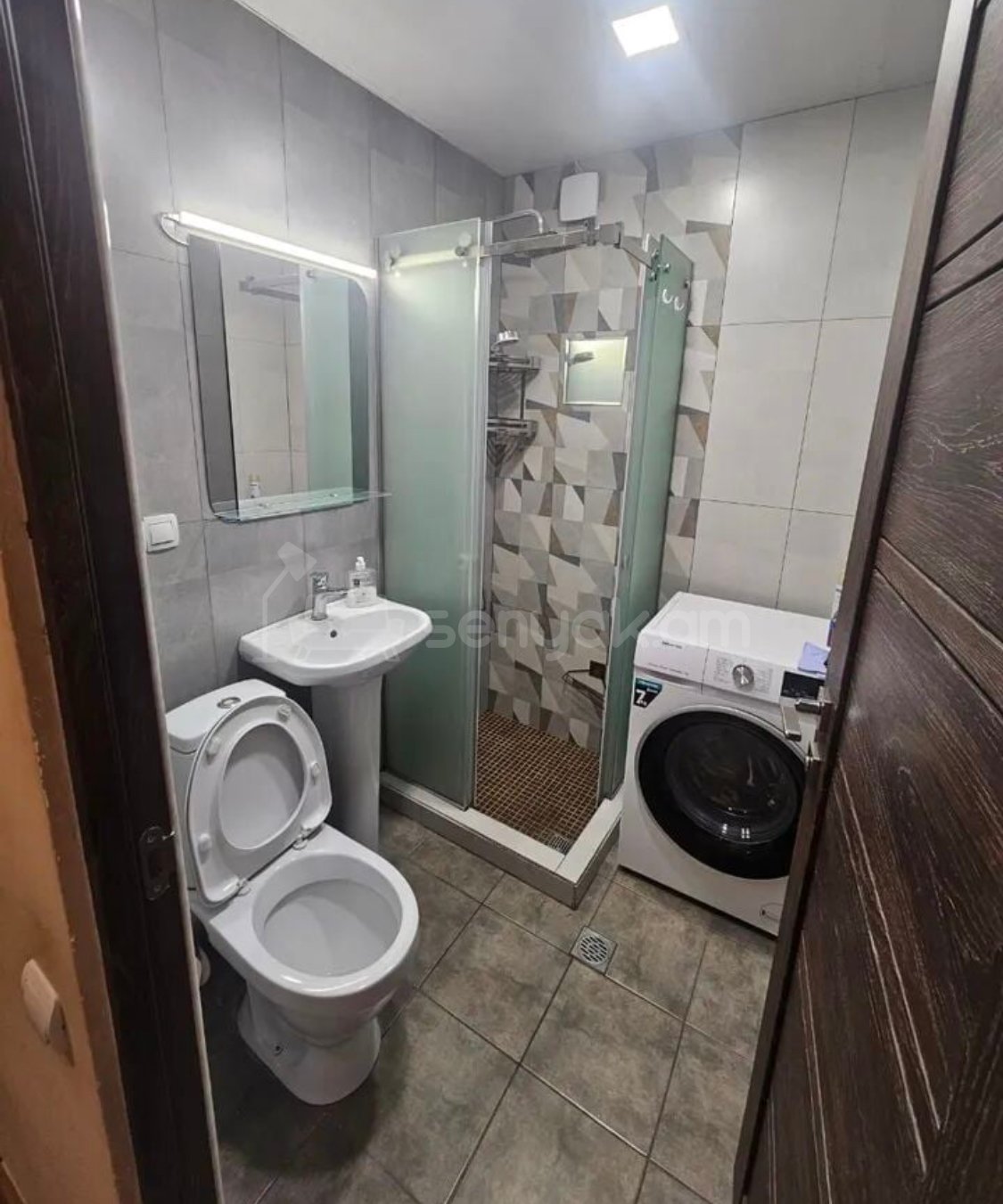 2 Սենյականոց Բնակարան Քարե Շենքում, 54քմ, 3/5 հարկ, Կապիտալ Վերանորոգված, Կահավորված