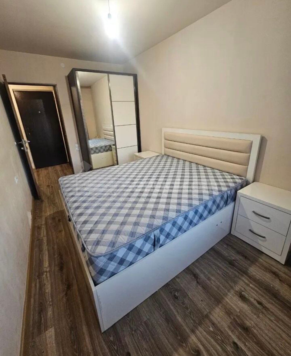 2 Սենյականոց Բնակարան Քարե Շենքում, 54քմ, 3/5 հարկ, Կապիտալ Վերանորոգված, Կահավորված