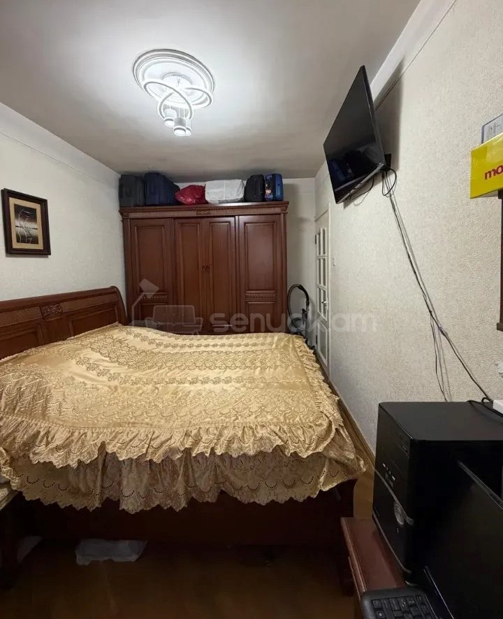 3 Սենյականոց Բնակարան Քարե Շենքում, 75քմ, 4/5 հարկ, Կապիտալ Վերանորոգված