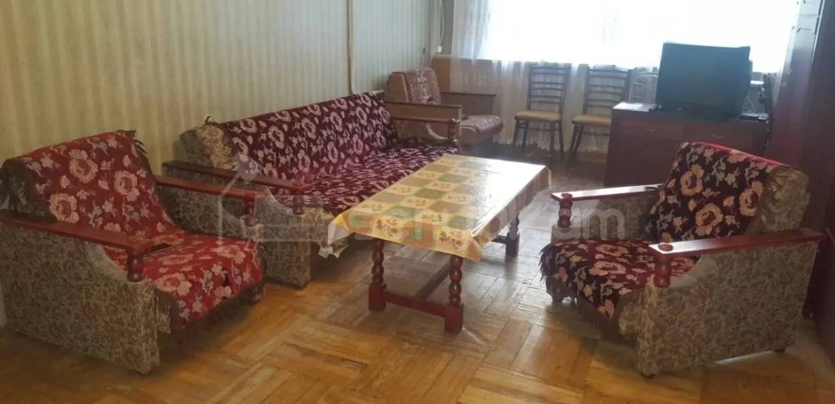 1 Սենյականոց Բնակարան Քարե Շենքում, 46քմ, 2/5 հարկ, Պետական Վիճակում, Կահավորված