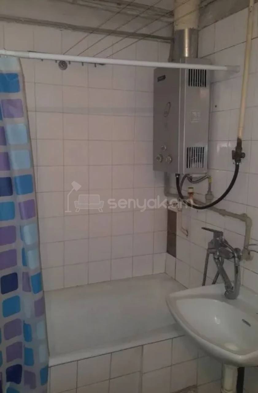 1 Սենյականոց Բնակարան Քարե Շենքում, 46քմ, 2/5 հարկ, Պետական Վիճակում, Կահավորված