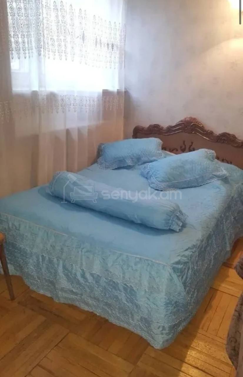 1 Սենյականոց Բնակարան Քարե Շենքում, 46քմ, 2/5 հարկ, Պետական Վիճակում, Կահավորված