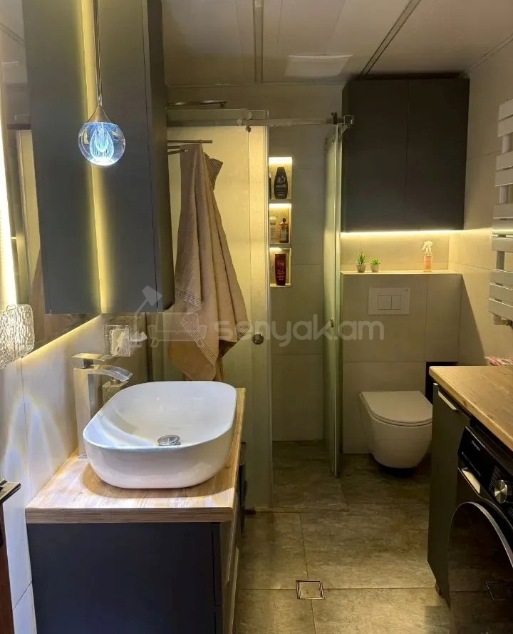 3 Սենյականոց Բնակարան, 71քմ, 1/9 հարկ, Կապիտալ Վերանորոգված