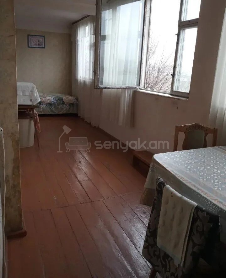 3 Սենյականոց Բնակարան Քարե Շենքում, 83քմ, 4/5 հարկ, Պետական Վիճակում