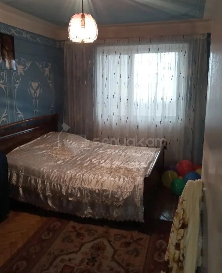3 Սենյականոց Բնակարան Քարե Շենքում, 83քմ, 4/5 հարկ, Պետական Վիճակում