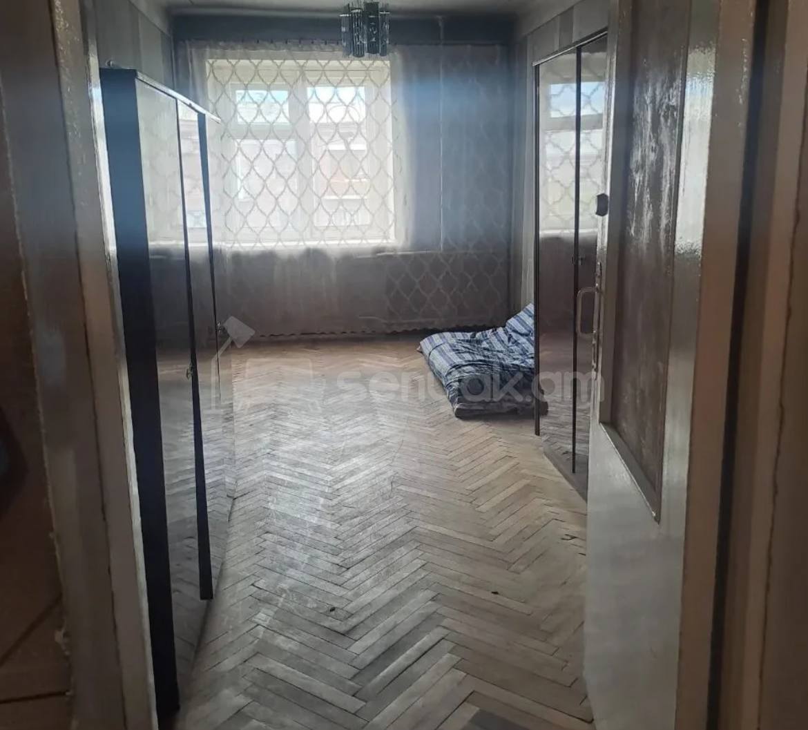 2 Սենյականոց Բնակարան Քարե Շենքում, 56քմ, 5/5 հարկ, Պետական Վիճակում, Կահավորված