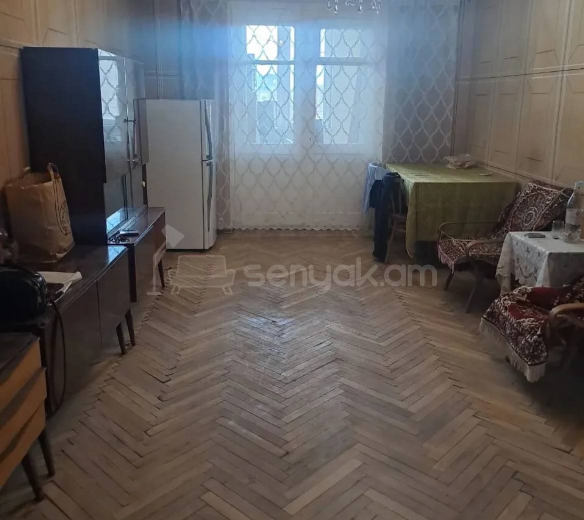 2 Սենյականոց Բնակարան Քարե Շենքում, 56քմ, 5/5 հարկ, Պետական Վիճակում, Կահավորված