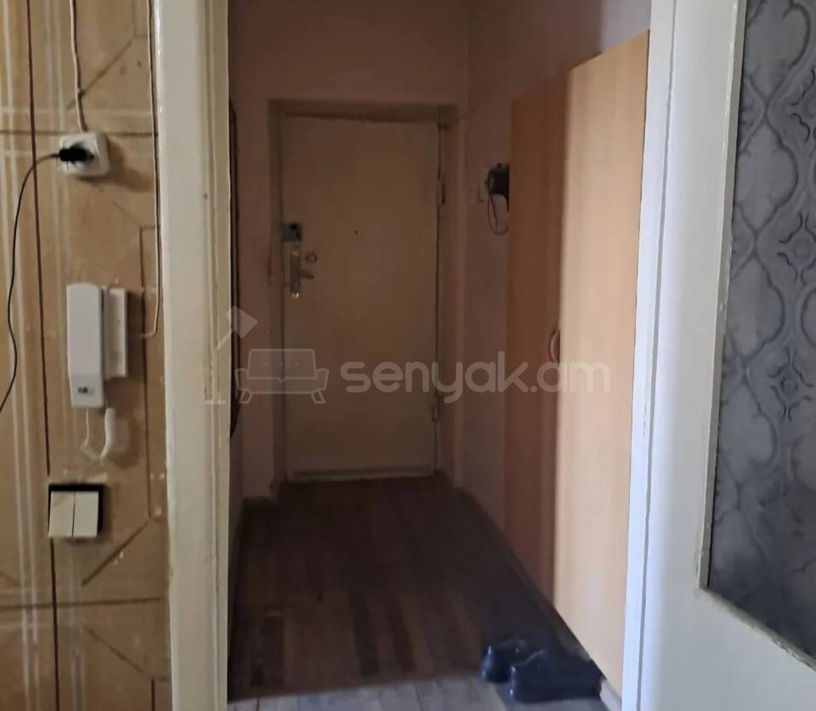 2 Սենյականոց Բնակարան Քարե Շենքում, 56քմ, 5/5 հարկ, Պետական Վիճակում, Կահավորված