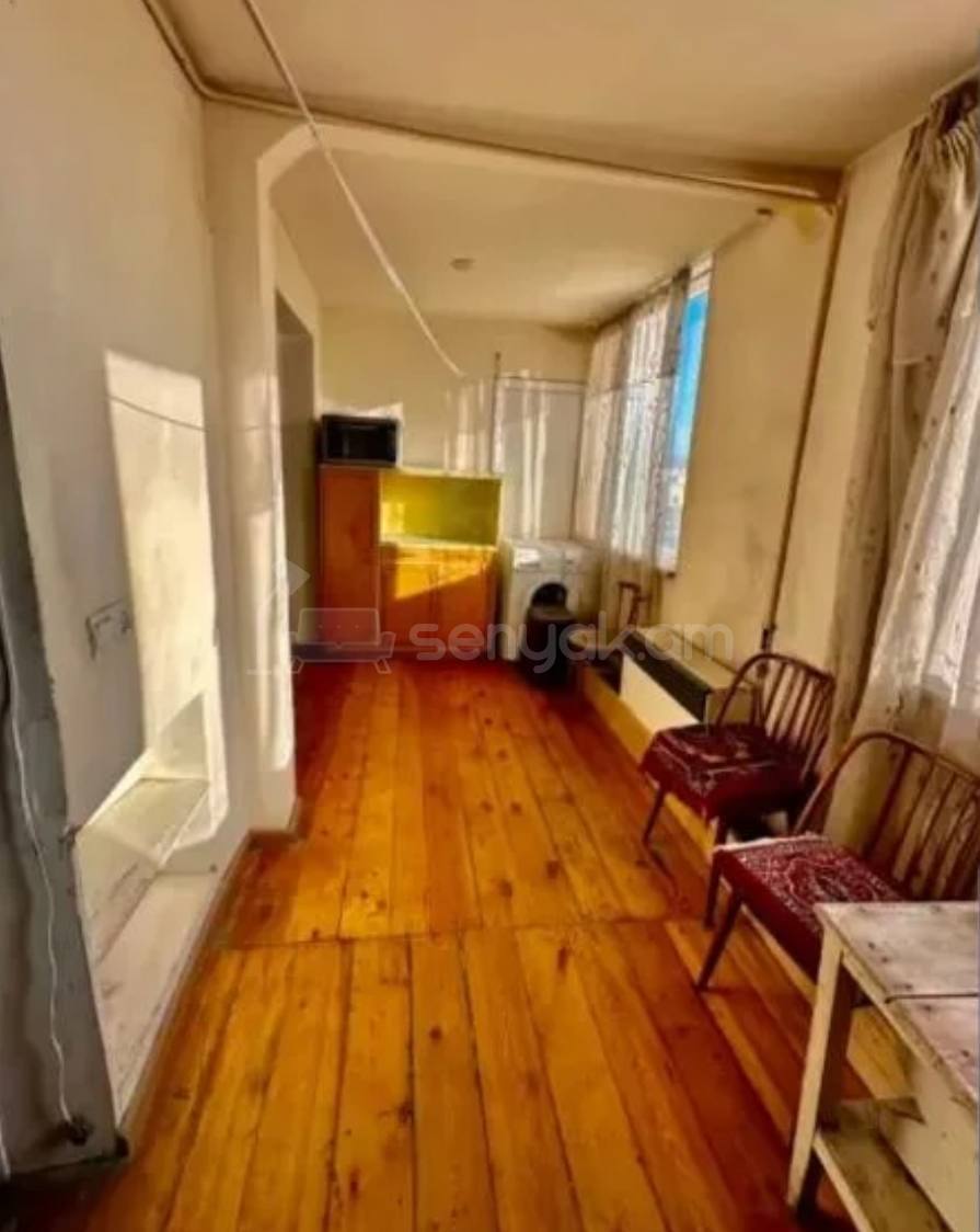 2 Սենյականոց Բնակարան Քարե Շենքում, 56քմ, 5/5 հարկ, Պետական Վիճակում, Կահավորված