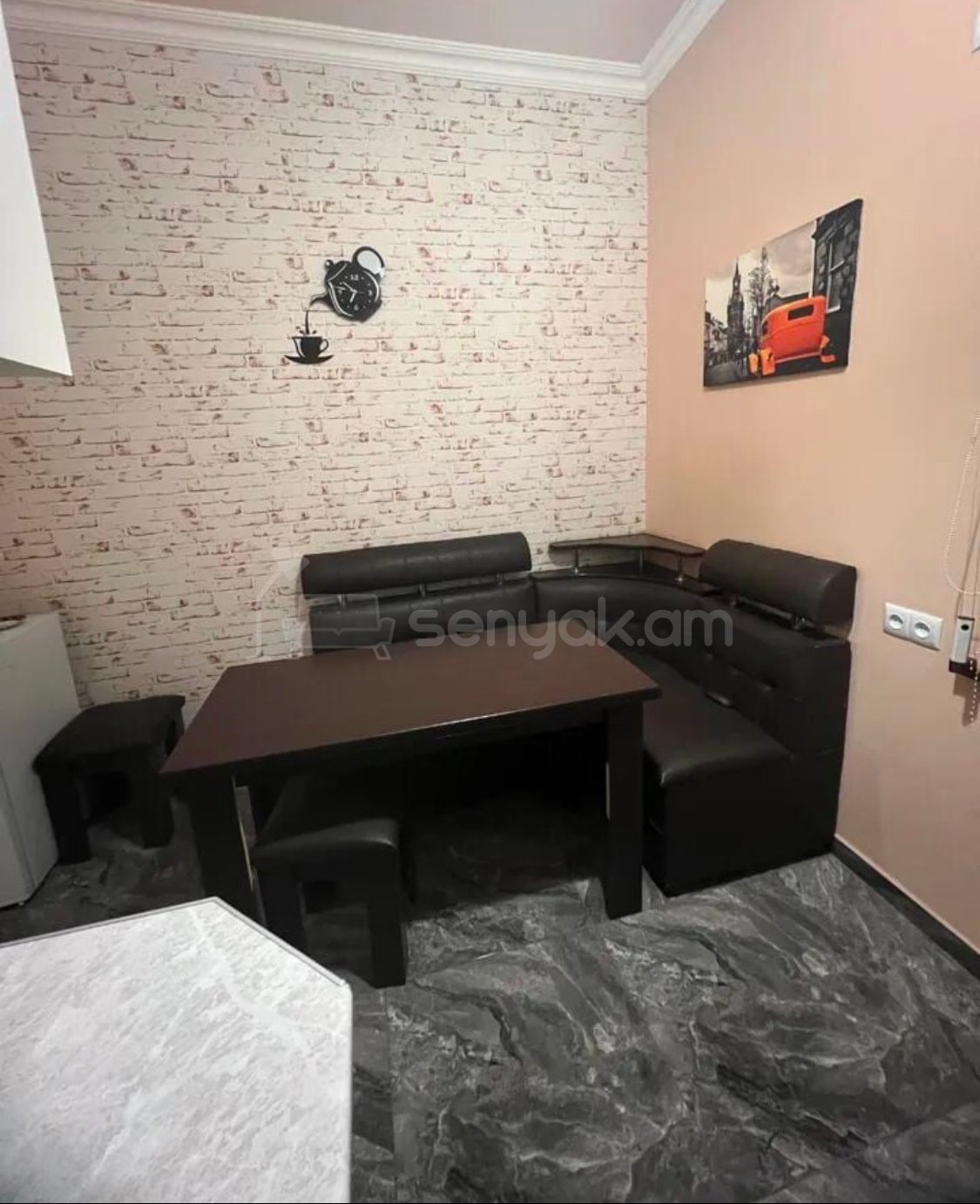 2 Սենյականոց Բնակարան Քարե Շենքում, 48քմ, 3/5 հարկ, Կապիտալ Վերանորոգված, Կահավորված, Արևկող