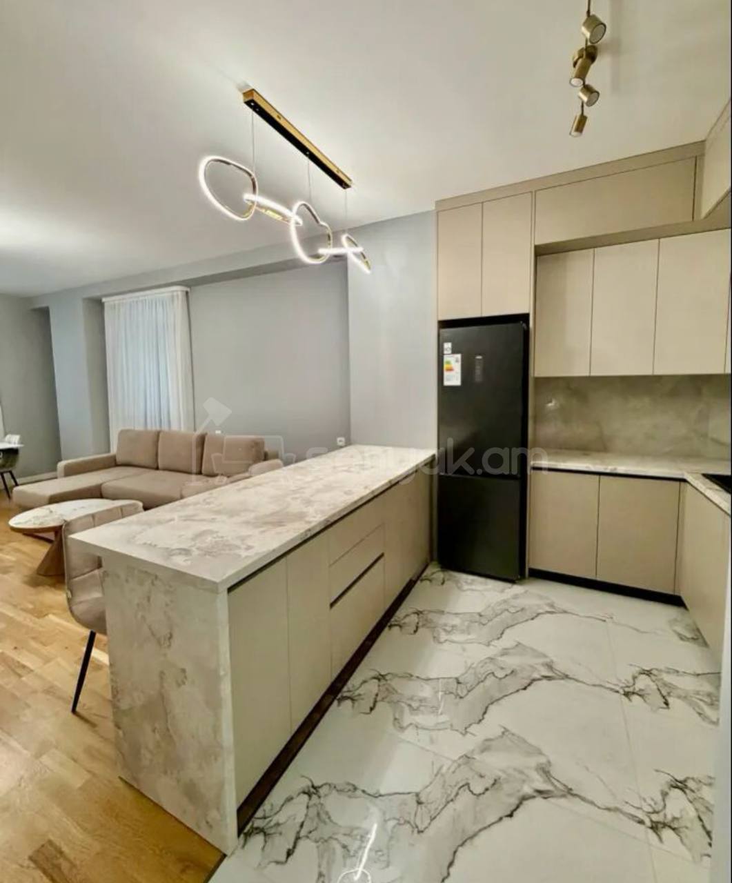 3 Սենյականոց Բնակարան, 88քմ, 8/17 հարկ, Կապիտալ Վերանորոգված, Կահավորված, Արևկող