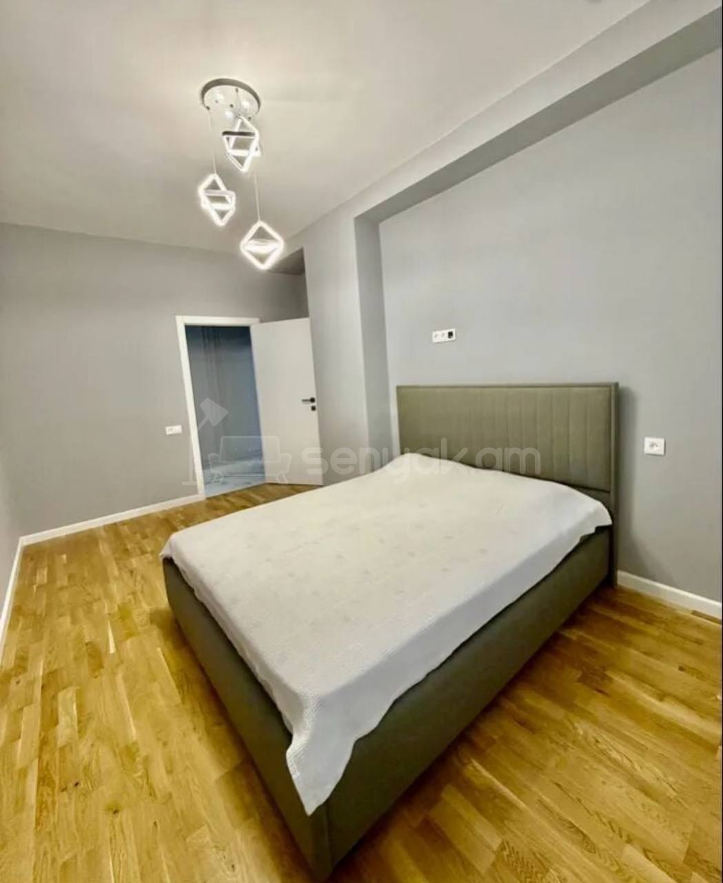 3 Սենյականոց Բնակարան, 88քմ, 8/17 հարկ, Կապիտալ Վերանորոգված, Կահավորված, Արևկող