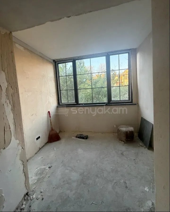 3 Սենյականոց Բնակարան Քարե Շենքում, 80քմ, 3/5 հարկ, Դիզայներական Վերանորոգված