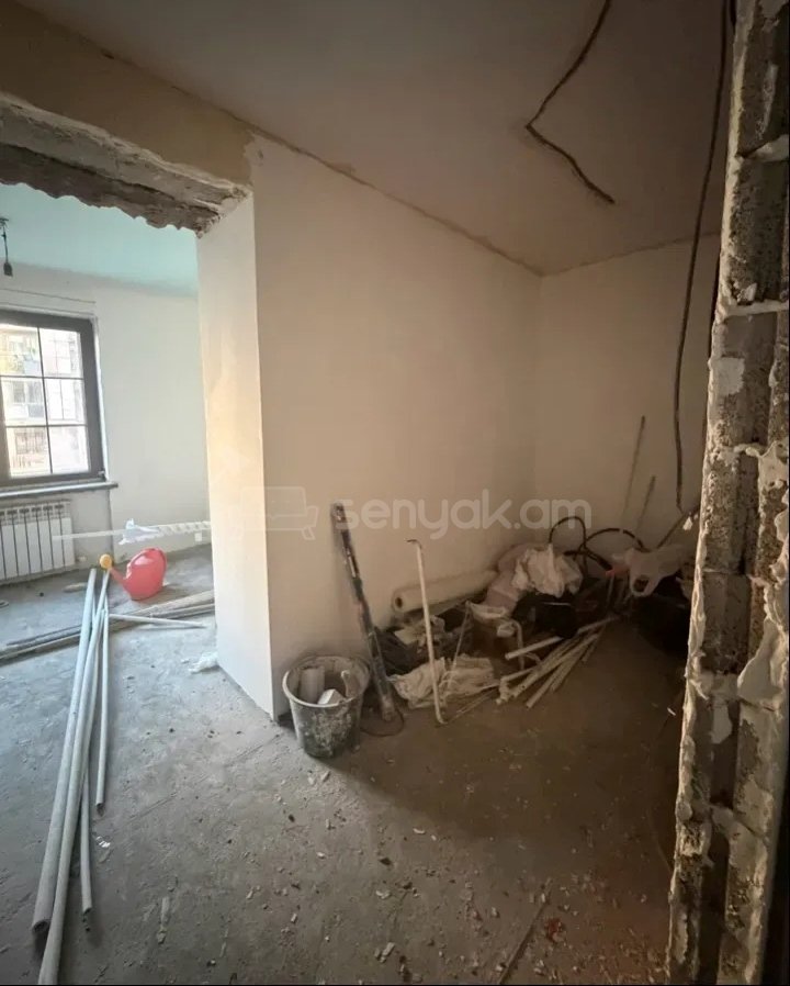 3 Սենյականոց Բնակարան Քարե Շենքում, 80քմ, 3/5 հարկ, Դիզայներական Վերանորոգված