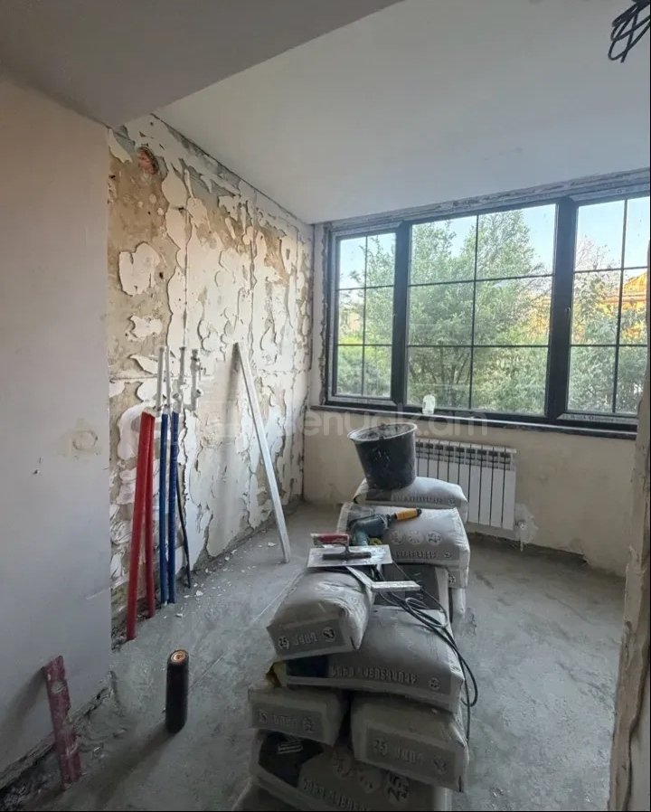 3 Սենյականոց Բնակարան Քարե Շենքում, 80քմ, 3/5 հարկ, Դիզայներական Վերանորոգված