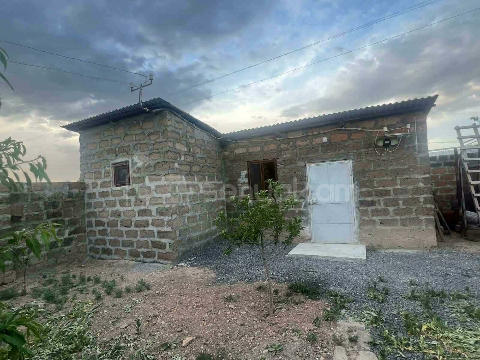 Բնակելի Նշանակության Հողատարածք, 200քմ, Խմելու Ջրով, Էլեկտրականությամբ, Պարսպապատ