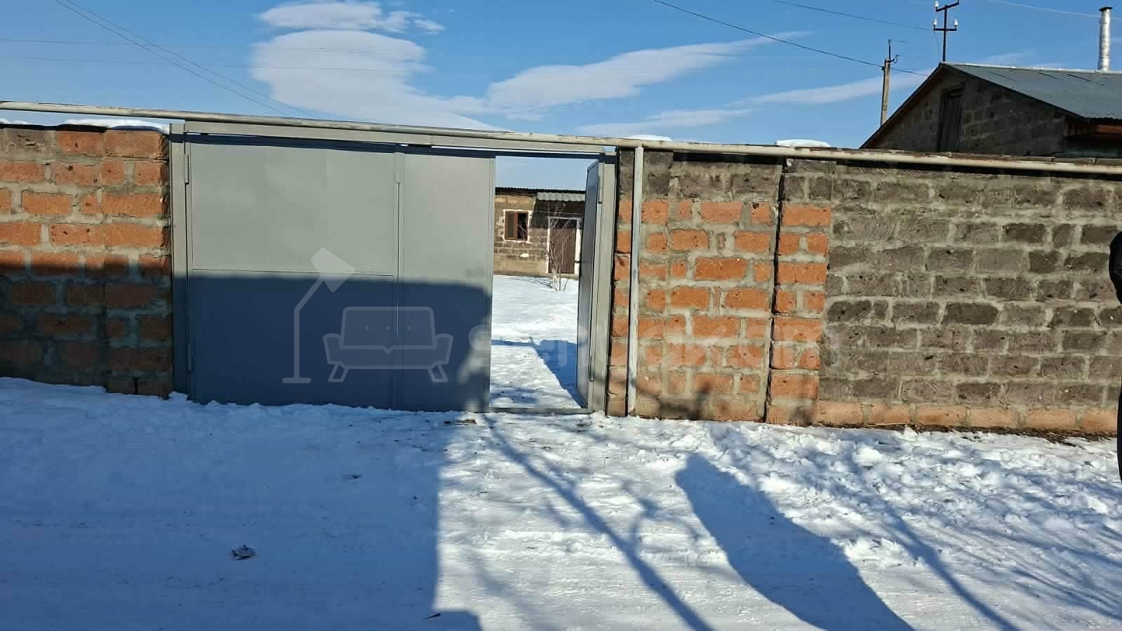 Բնակելի Նշանակության Հողատարածք, 200քմ, Խմելու Ջրով, Էլեկտրականությամբ, Պարսպապատ