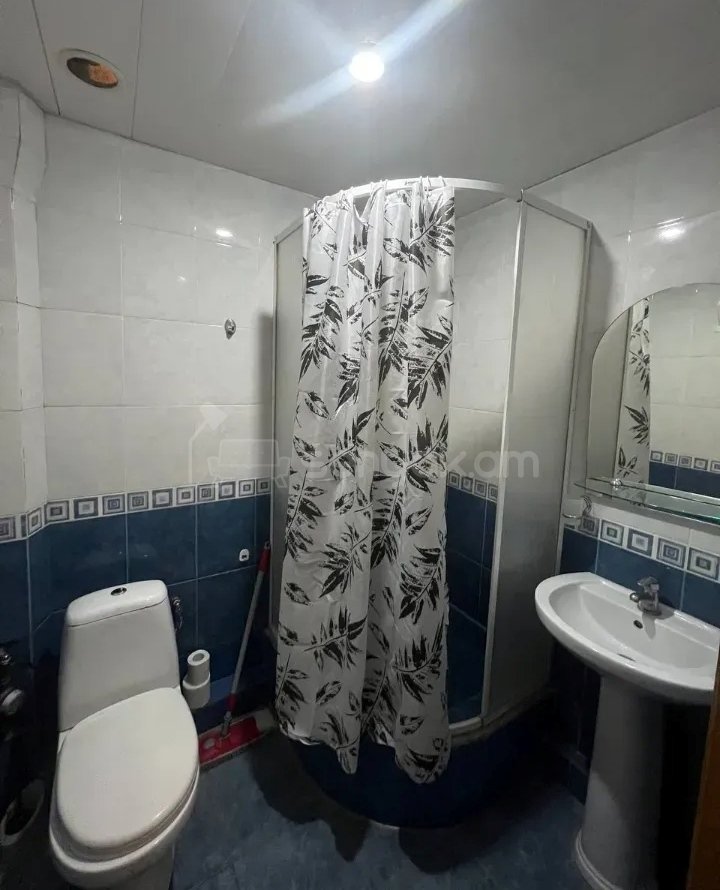 2 Սենյականոց Բնակարան Քարե Շենքում, 63քմ, 4/5 հարկ, Կապիտալ Վերանորոգված