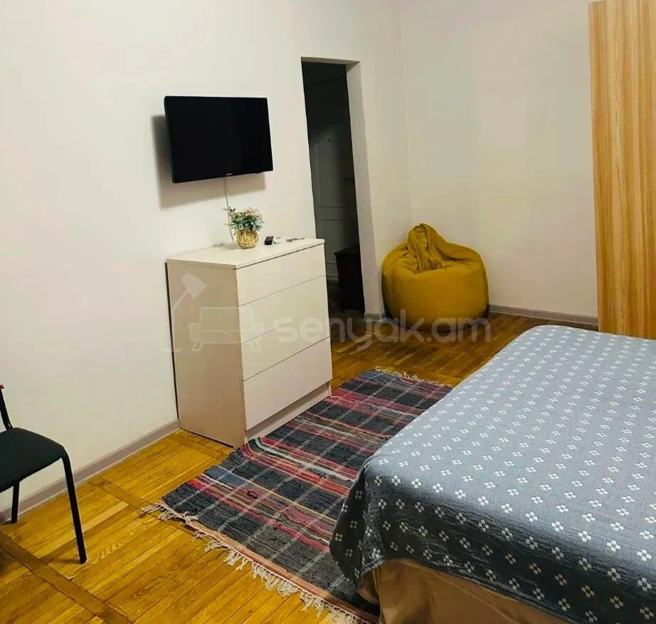 1 Սենյականոց Բնակարան Քարե Շենքում, 31քմ, 2/4 հարկ, Նորմալ Վիճակում