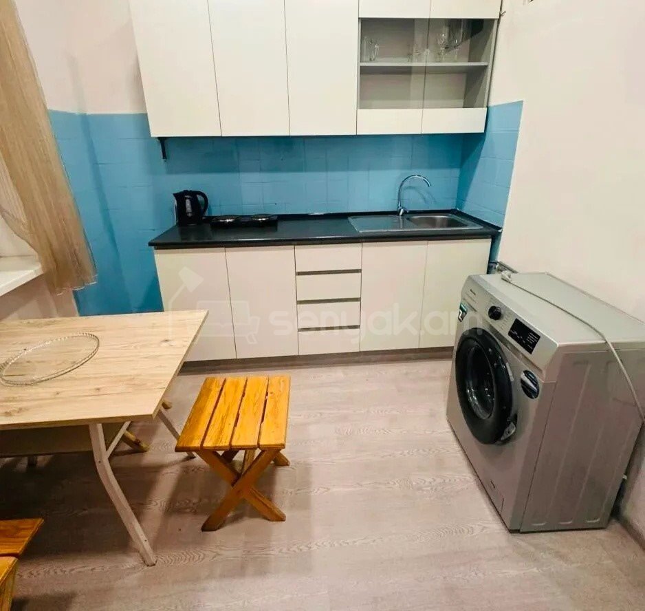 1 Սենյականոց Բնակարան Քարե Շենքում, 31քմ, 2/4 հարկ, Նորմալ Վիճակում