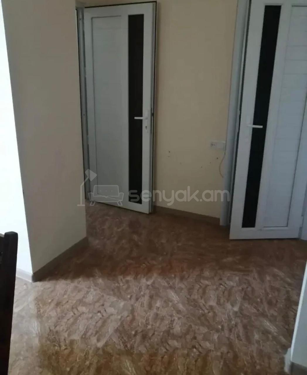 2 Սենյականոց Բնակարան, 40քմ, 7/9 հարկ, Նորմալ Վիճակում, Կահավորված