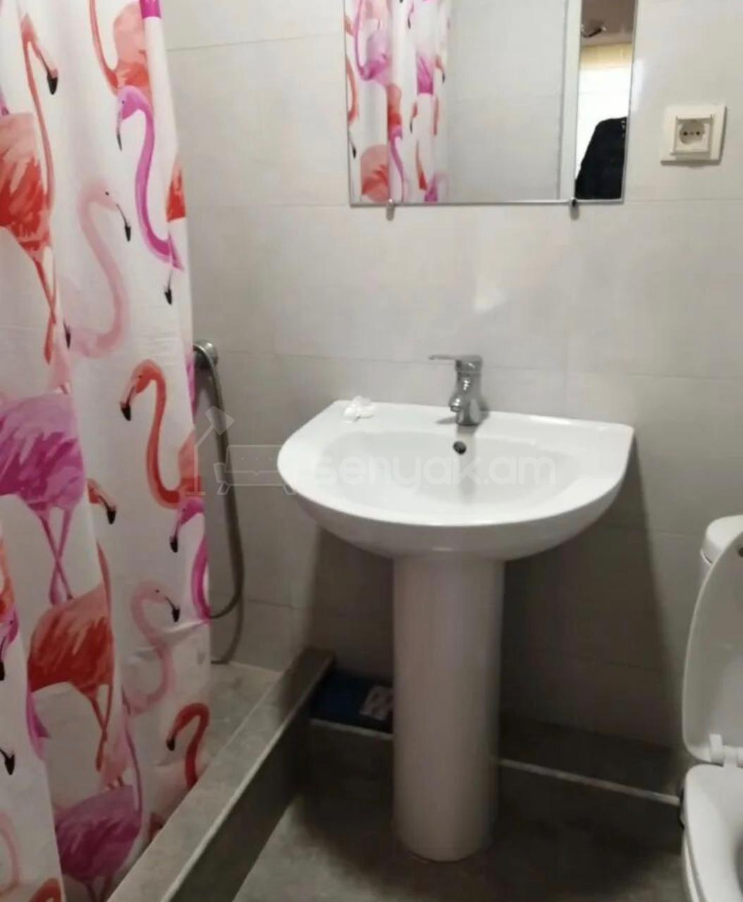 2 Սենյականոց Բնակարան, 40քմ, 7/9 հարկ, Նորմալ Վիճակում, Կահավորված