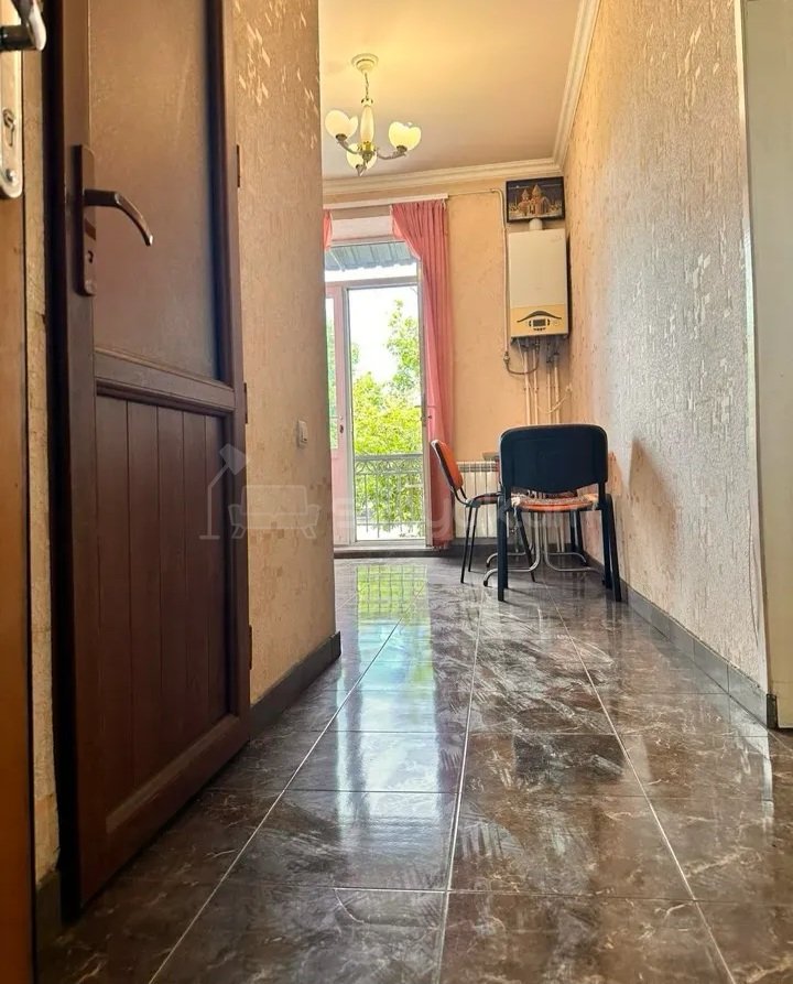 1 Սենյականոց Բնակարան Քարե Շենքում, 48քմ, 3/4 հարկ, Կապիտալ Վերանորոգված, Կահավորված
