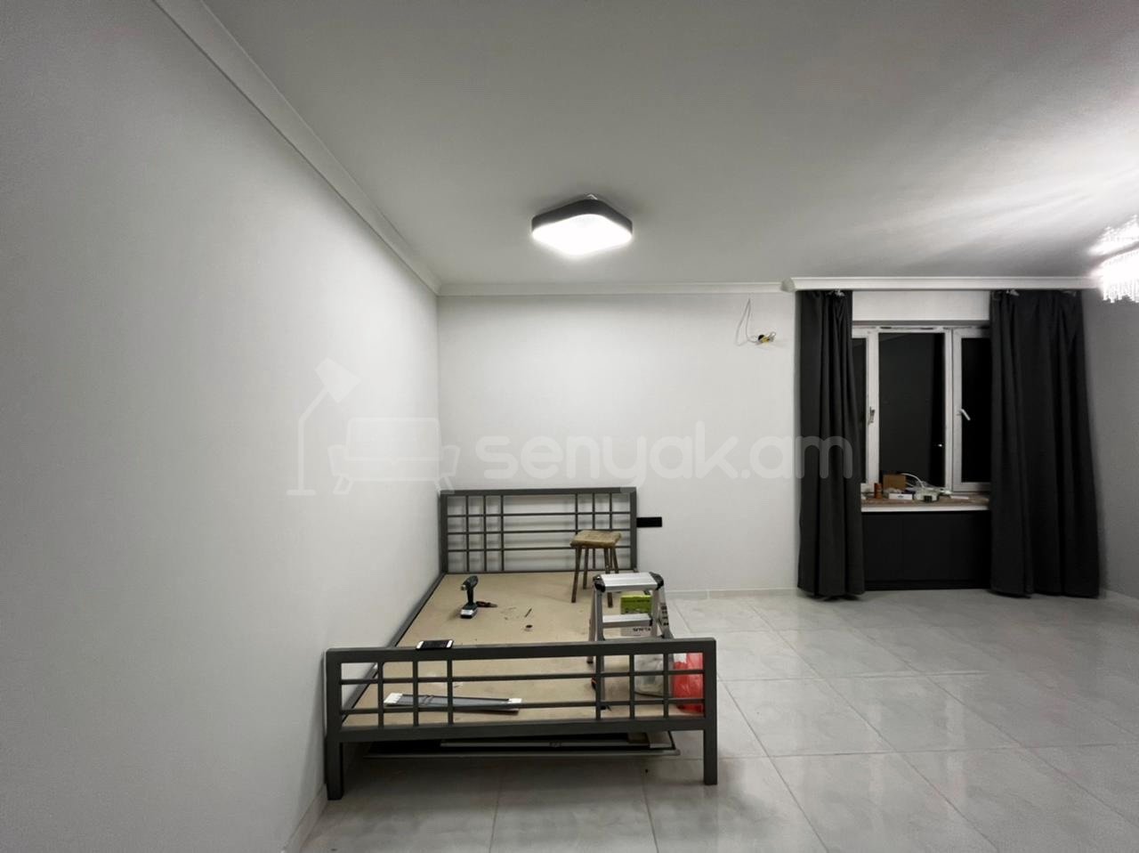 1 Սենյականոց Բնակարան Քարե Շենքում, 30քմ, 5/6 հարկ, Դիզայներական Վերանորոգված