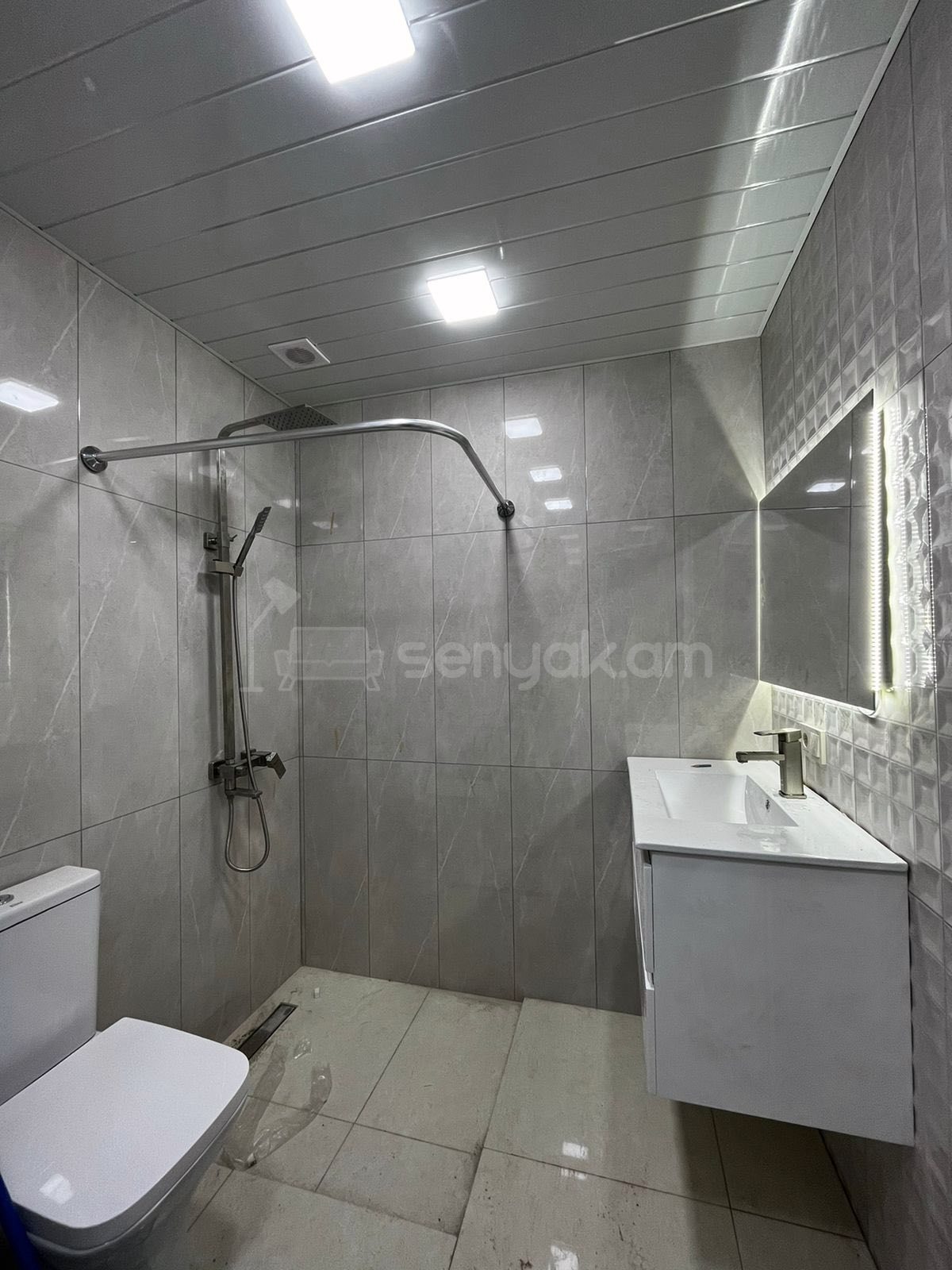 1 Սենյականոց Բնակարան Քարե Շենքում, 30քմ, 5/6 հարկ, Դիզայներական Վերանորոգված