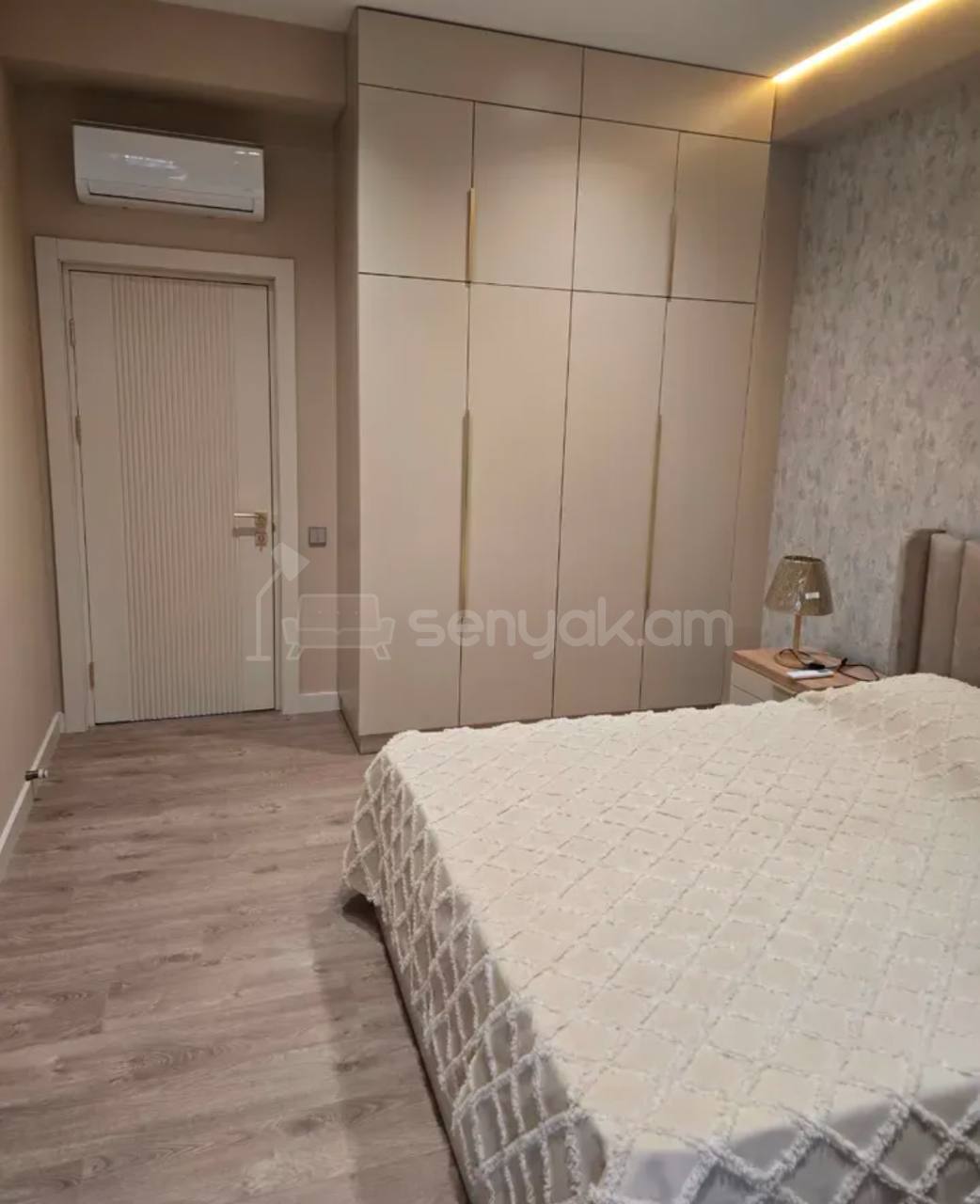 3 Սենյականոց Բնակարան, 95քմ, 8/22 հարկ, Կապիտալ Վերանորոգված, Կահավորված