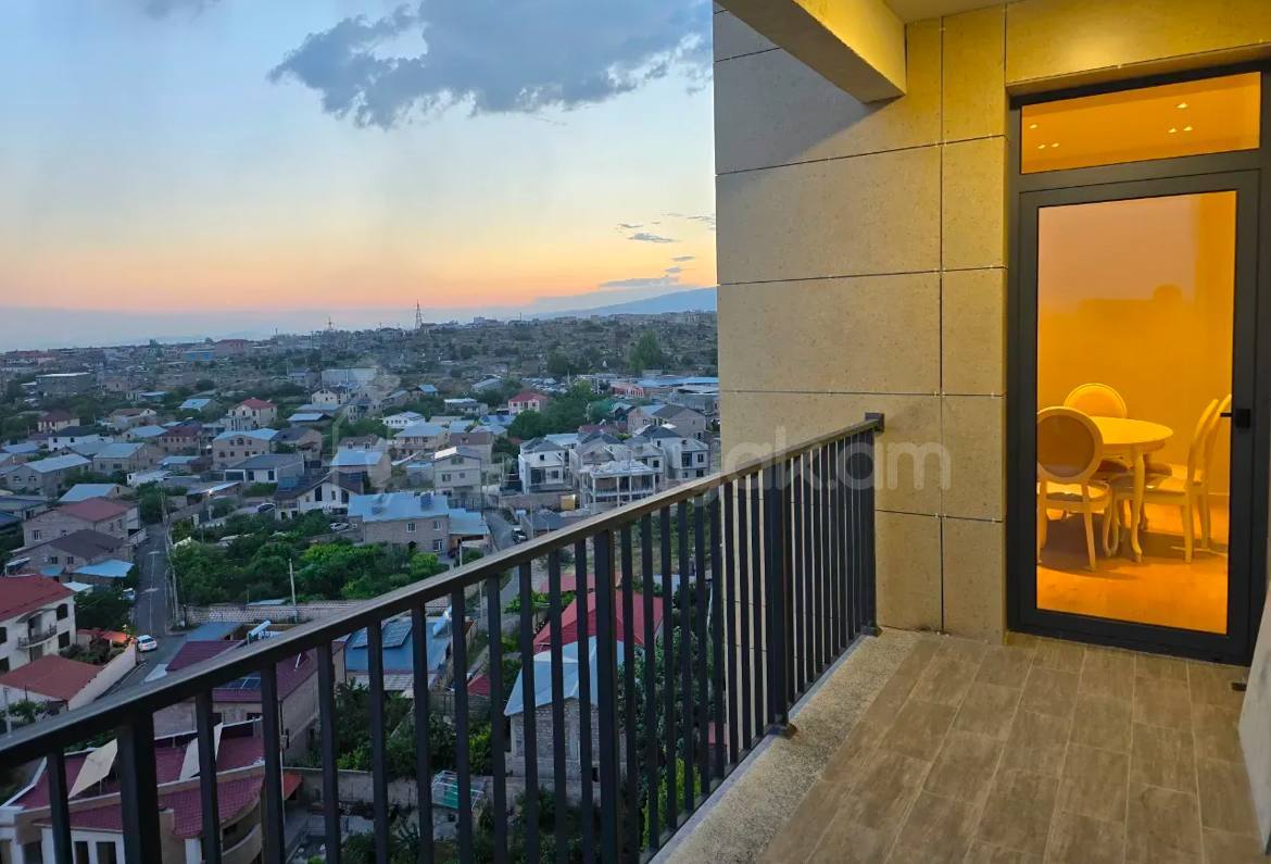 3 Սենյականոց Բնակարան, 95քմ, 8/22 հարկ, Կապիտալ Վերանորոգված, Կահավորված